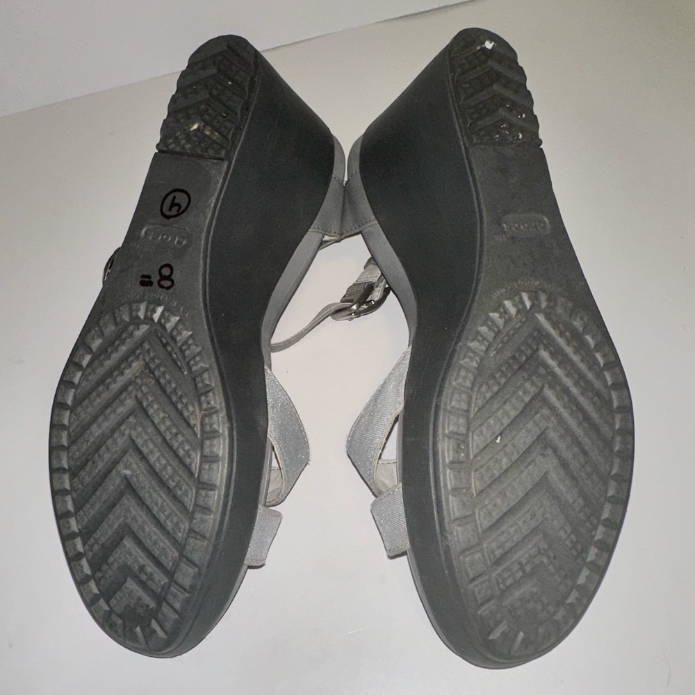Crocs Women's Leigh II Ankle Strap Wedge Size 10 Sandals Heels Gray Fabric - Picture 6 of 8